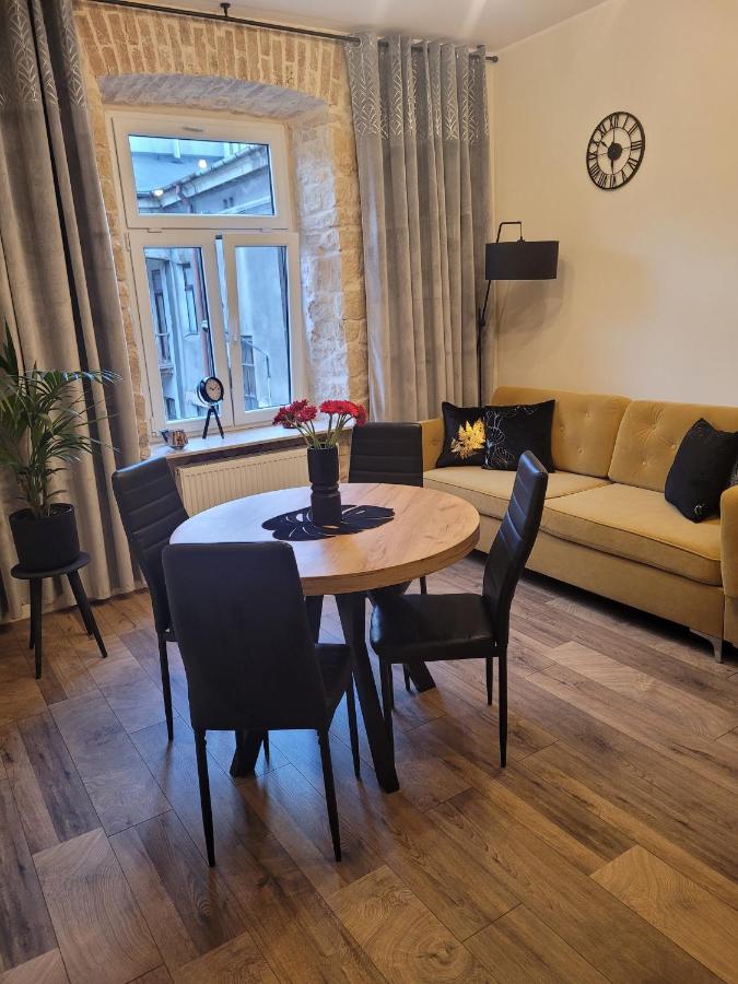 Kamieniczka 12 Apartamenty تشينستوخوفا المظهر الخارجي الصورة